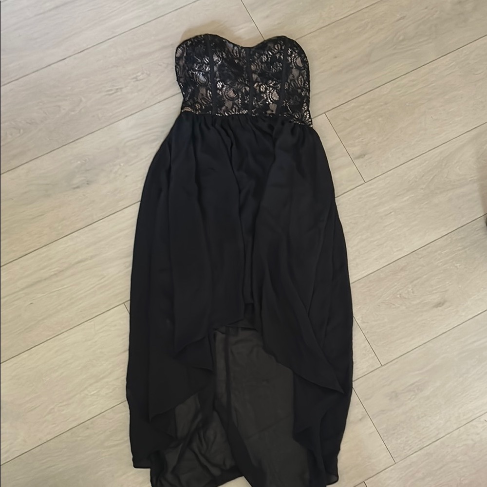 Elegant Black Lace Strapless Dress